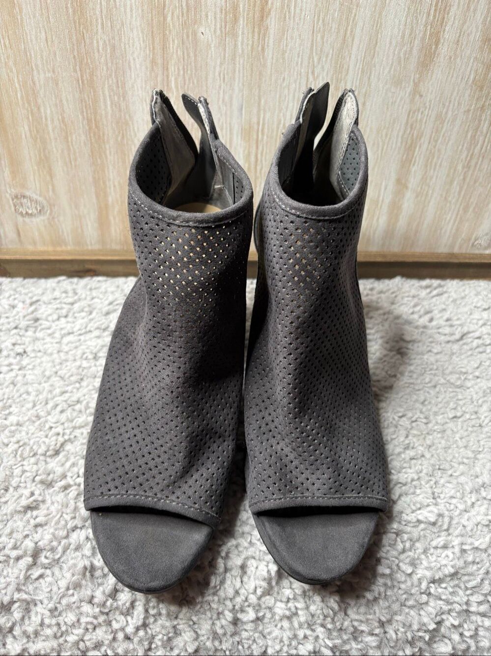 DV by Dolce Vita Gray Perforated Peep Toe Wedge Booties Women's Back Zip Size 7.